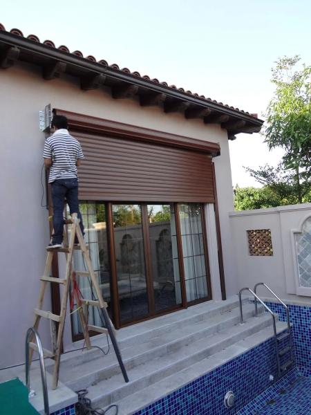 Puerta de persiana de aluminio de grano de madera HA80 80 mm de ancho