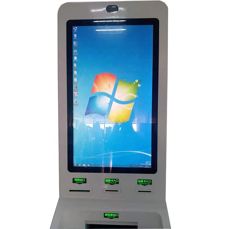 Анти- банк ATM вандала подвергает терпеливый киоск механической обработке обслуживания собственной личности для больницы