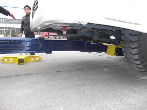 SINOTRUK Towing Lifting 4T 4 x 2 Rollback Wrecker Tow Truck 95 HP Engine LHD OR RHD EUROII/III