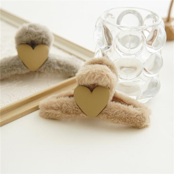 Love heart shape resin wool fluffy hair accessories hair clip back girl's head clip big clip shark clip