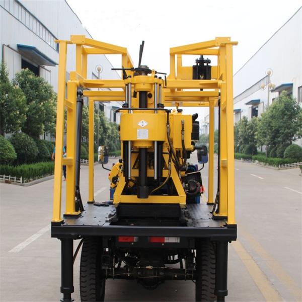 Forage de puits d'eau domestique à moteur diesel Hydraulique pour exploration géologique