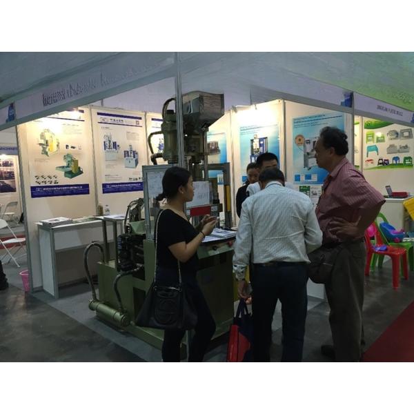 Hydraulic Two Color Vertical Injection Molding Machine 14.5kW JTT-550 2V3R