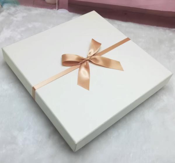 Luxury Oversized Orange Gift Box Square Packaging Box For Graduation Birthday Canvas Photo Frames