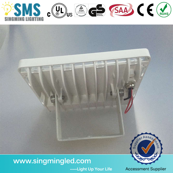 Free sample outdoor 30w led flood light with 3years warranty CE EMC ROHS LVcertific
