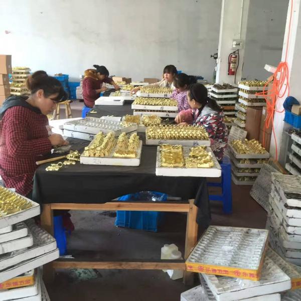 Крусес пластикос Реф ДП005 распятий крист украшения гроба размера 37.5км*14км католические пластиковые жульничают кристос