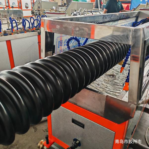 完全に自動 PE カーボンスピラル強化パイプ生産ライン 装置 モーターパワー 37-55kw