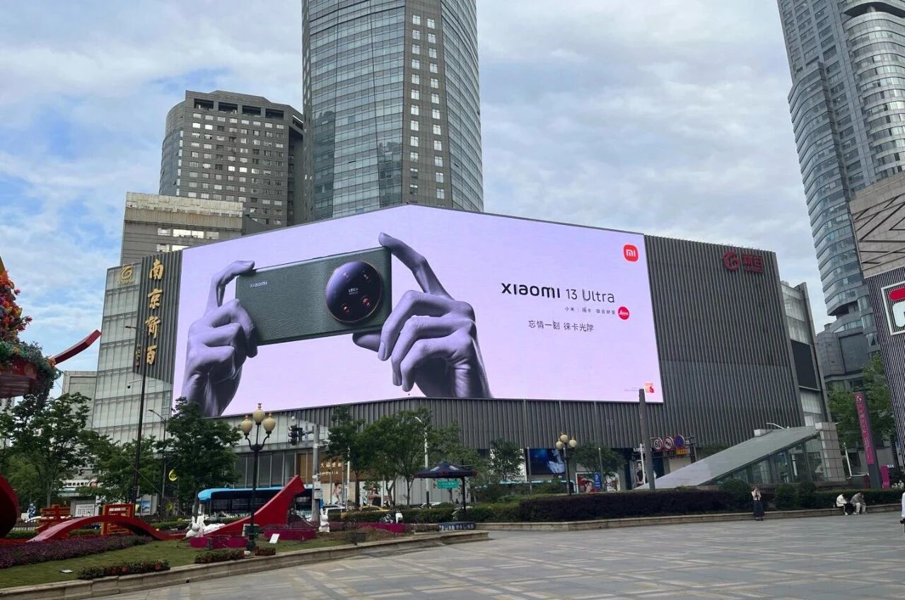 10000 Nits LED Outdoor Advertising Screen Display IP65 Weatherproof  Energy Saving