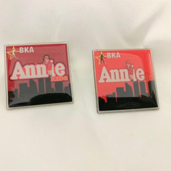 OEM Custom Lapel Pins Stainless Steel Metal Badge with Offset Printing and Custom Logo