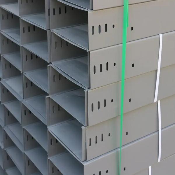 Plateau de câbles métalliques d'épaisseur de 1,5 mm à 3,0 mm et revêtement en poudre Plateau de câbles en acier galvanisé