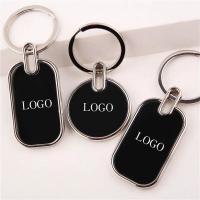 Claves de metal de plata grabadas en relieve