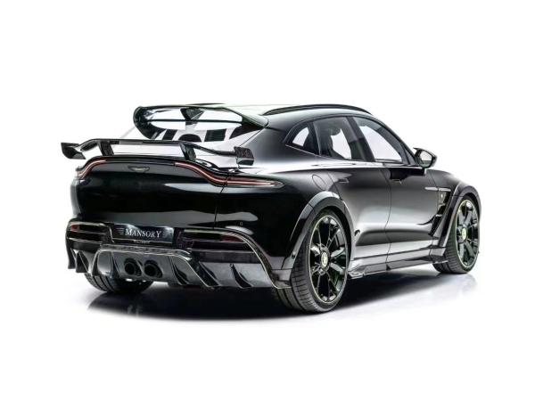 Aston Martin noir brillant et noir DBX MSY style