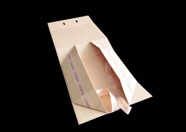 Magnetic Closure Paper Gift Box Foldable Pink Color For Slippers Packaging