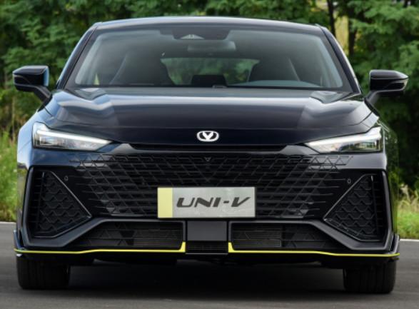 A porta de condução 5 da edição 2.0T 5 de Chang'An UNI-V 2022 assenta o estojo compacto de SUV do carro com porta traseira