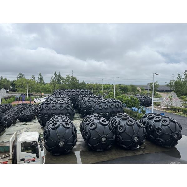 Ship Boat Berthing Dock Floating Inflatable Fender Utilizing Chain and PP Rope Installation Method to Deliver Docking Impact Protection