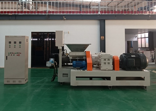 3500 Kg Hose Extruder Incorporating Automatic Feeding Method Perfect for Streamlined Hose Manufacturing Operations