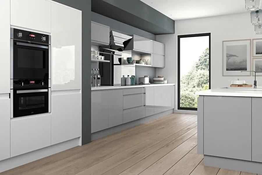 Good Praise Degree Glossy Wood Kitchen Pantry Cabinet with E1 Particleboard Material