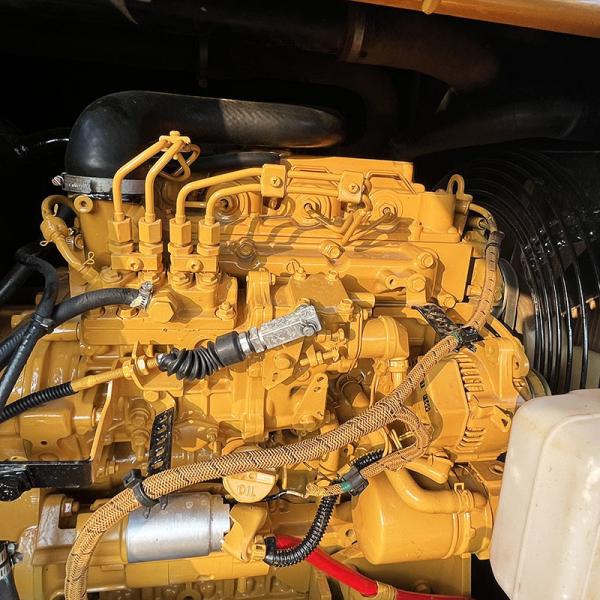 Used Caterpillar 307E2 crawler Excavator 135L Fuel Tank Capacity 42kw Rated power