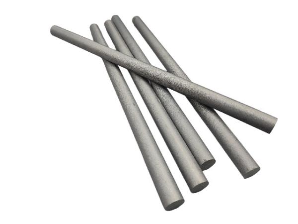 Barre en carbure cimenté à haute résistance à l'usure et aux propriétés résistantes à la corrosion.