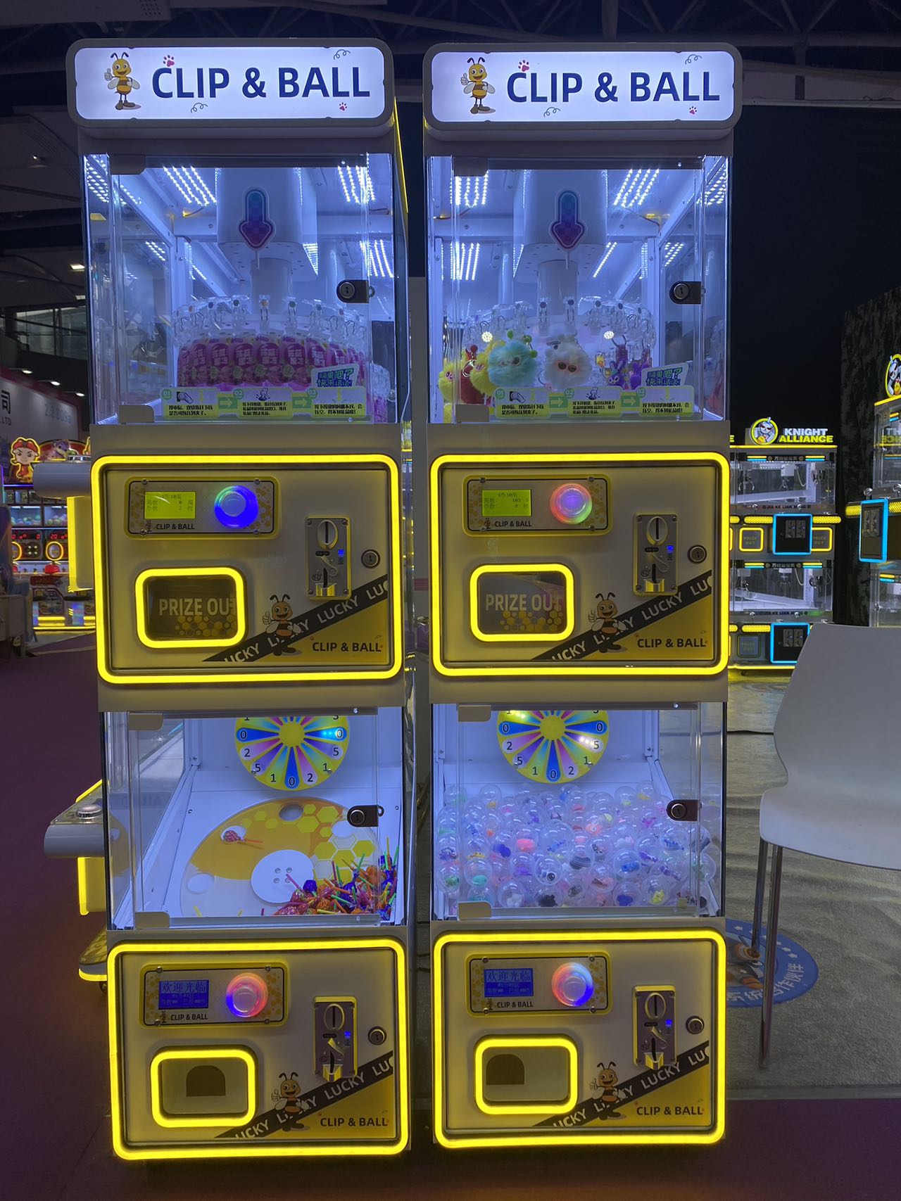 Clip and Ball 2-in-1 Machine, 45mm Capsule & Lollipop for Mall Arcade
