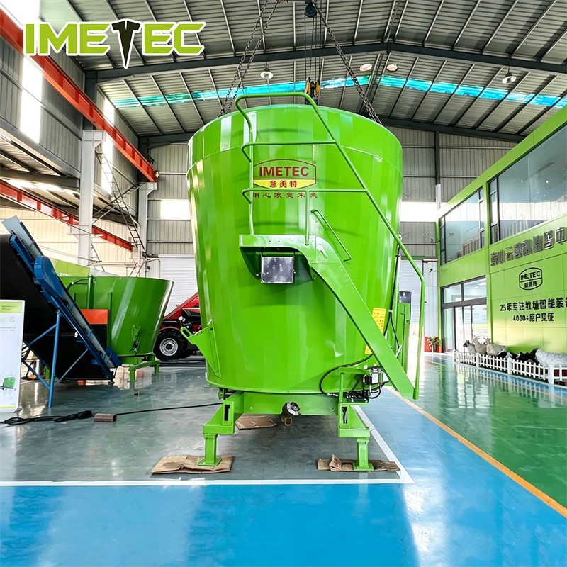 Static Vertical Dairy Feed Tmr Wagon Mixer Machine Wear Resistance