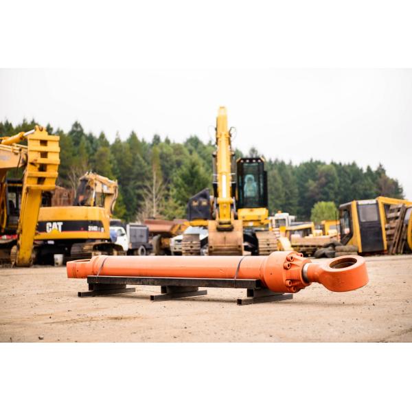 Excavator Bulldozer Attachment PC200-7 PC300 PC400 PC600 Hydraulic Cylinders in Yellow