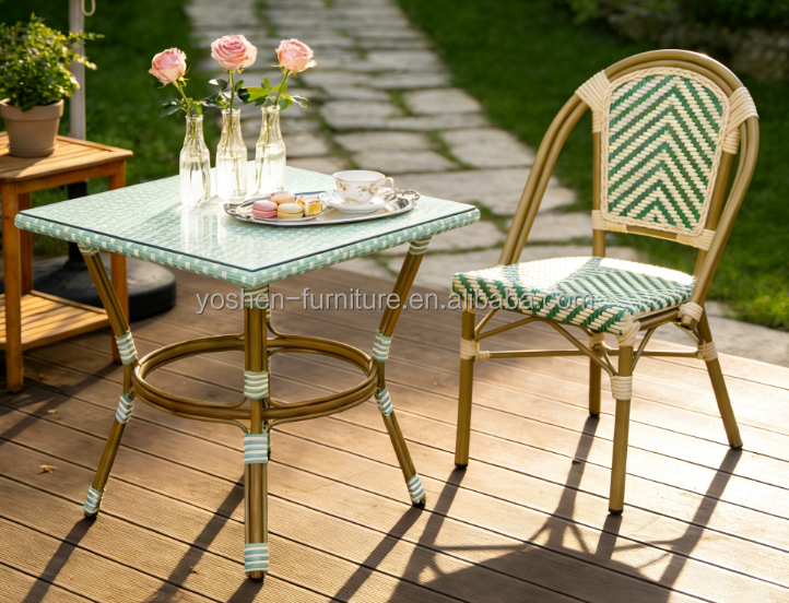 Easy Clean 4 Seater square Aluminum Rattan Dining Table for Hote Restaurant with Glass Top