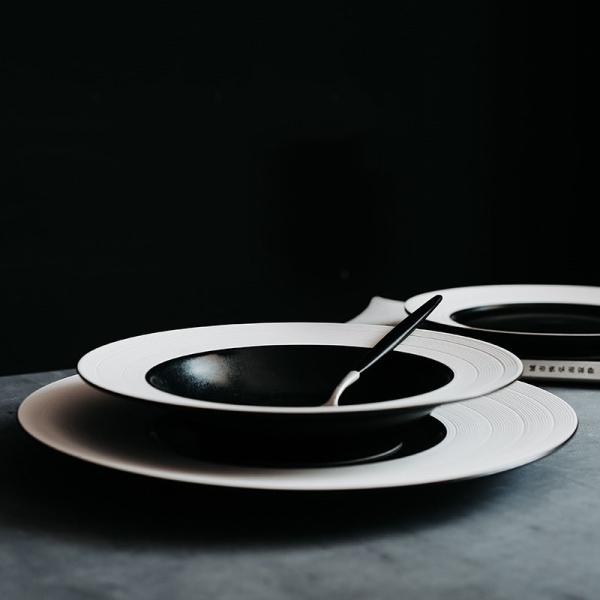 Brushed Black And White Straw Hat Porcelain Plates Western Food