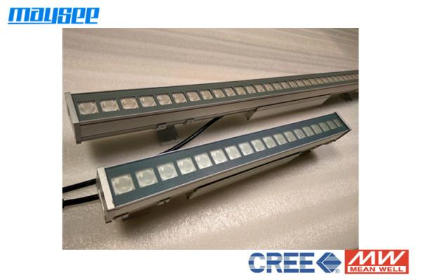 A arruela linear pura da parede do diodo emissor de luz do branco 36W exterior conduziu luzes da lavagem da parede