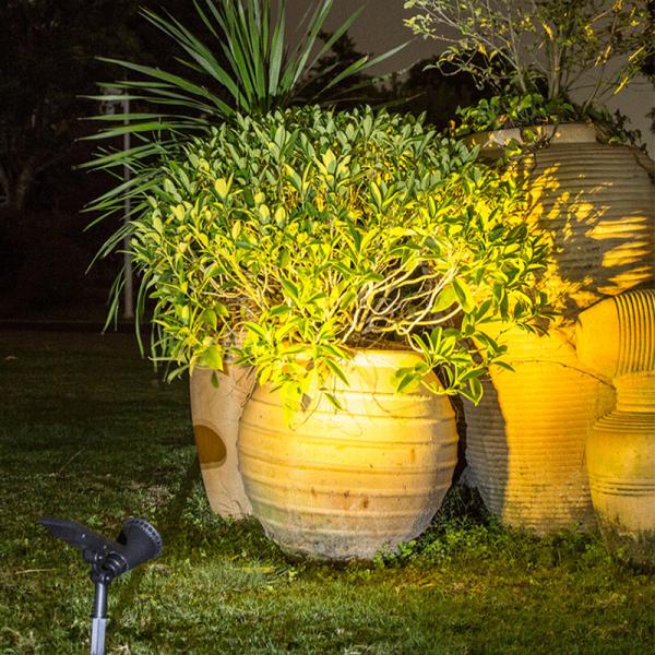 Remote Control IP44 Outdoor Solar Spotlight 180 Degree Adjustable