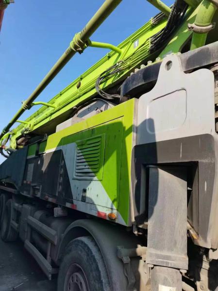 Zoomlion Concrete Pump 56 Meters Mercedes Chassis Best Condition and Original Equipment