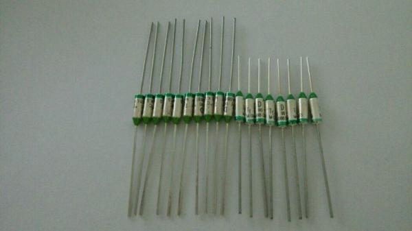 ZY1 High Voltage Usage and High Breaking Capacity Thermal Cutoff Fuse Components 157C 16A Thermal Fuse