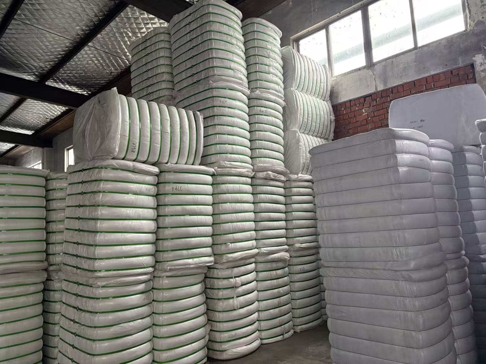 Virgin Siliconized Hollow AA Grade 0.9*25mm Raw White Polyester Staple Fiber for Furniture Padding Customizable
