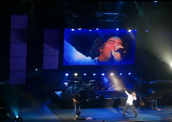 Waterproof LED Display DJ LED Video Wall Big LED Screen 2000nits Brightness