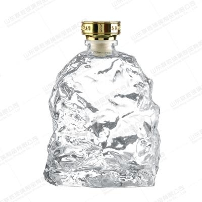 Tamanho personalizado Acceptado Cristal Whiskey Brandy Decanter com tampa de garrafa de vidro de ouro