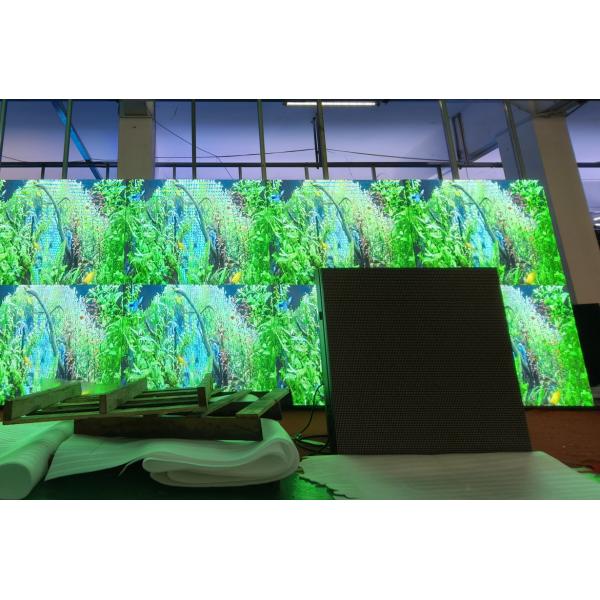 Внешний светодиодный щит с яркостью 6500 нит для яркого и привлекательного контента