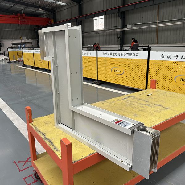 Canalización eléctrica y cable de protección IP54/IP66 para una distribución eficiente de energía