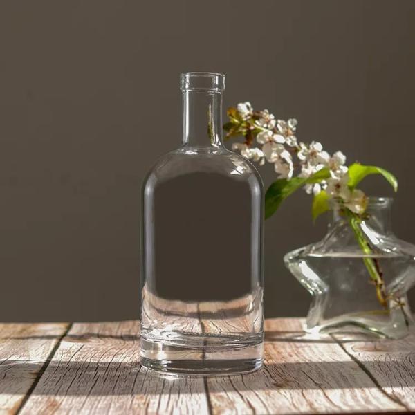 Directly Sell Customize Sealing Type Clear Empty Liquor Bottles for Brandy Whiskey Rum Gin