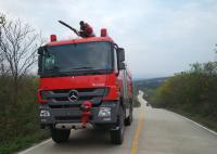 Movimentação do carro de bombeiros 580HP 6x6 do aeroporto dos aviões de G.V.W 33 Ton Mercedes Benz ARFF