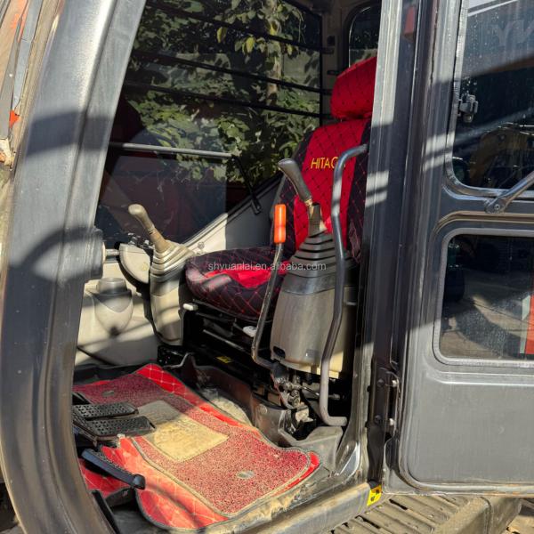 Excavateur HITACHI ZX70 de 7 tonnes d'occasion avec peu de temps de travail et en bon état