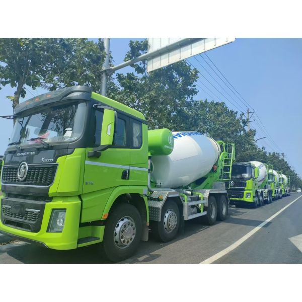 SHACMAN X3000 8x4 Cement Mixer Truck 12 Cubic Meters 385HP for Export