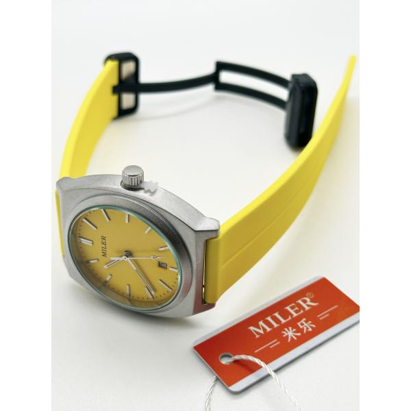 Фабрика оптовые водонепроницаемые силиконовые ремни Часы кварцевые Движение мужские цифровые спортивные часы