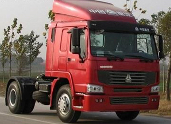 SINOTRUK Howo 290 to 430 hp Tractor Head Trucks with German ZF steering