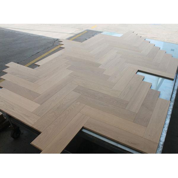 White Oak Herringbone Wood Floor 600x125x16MM Engineered Herringbone Oak Flooring