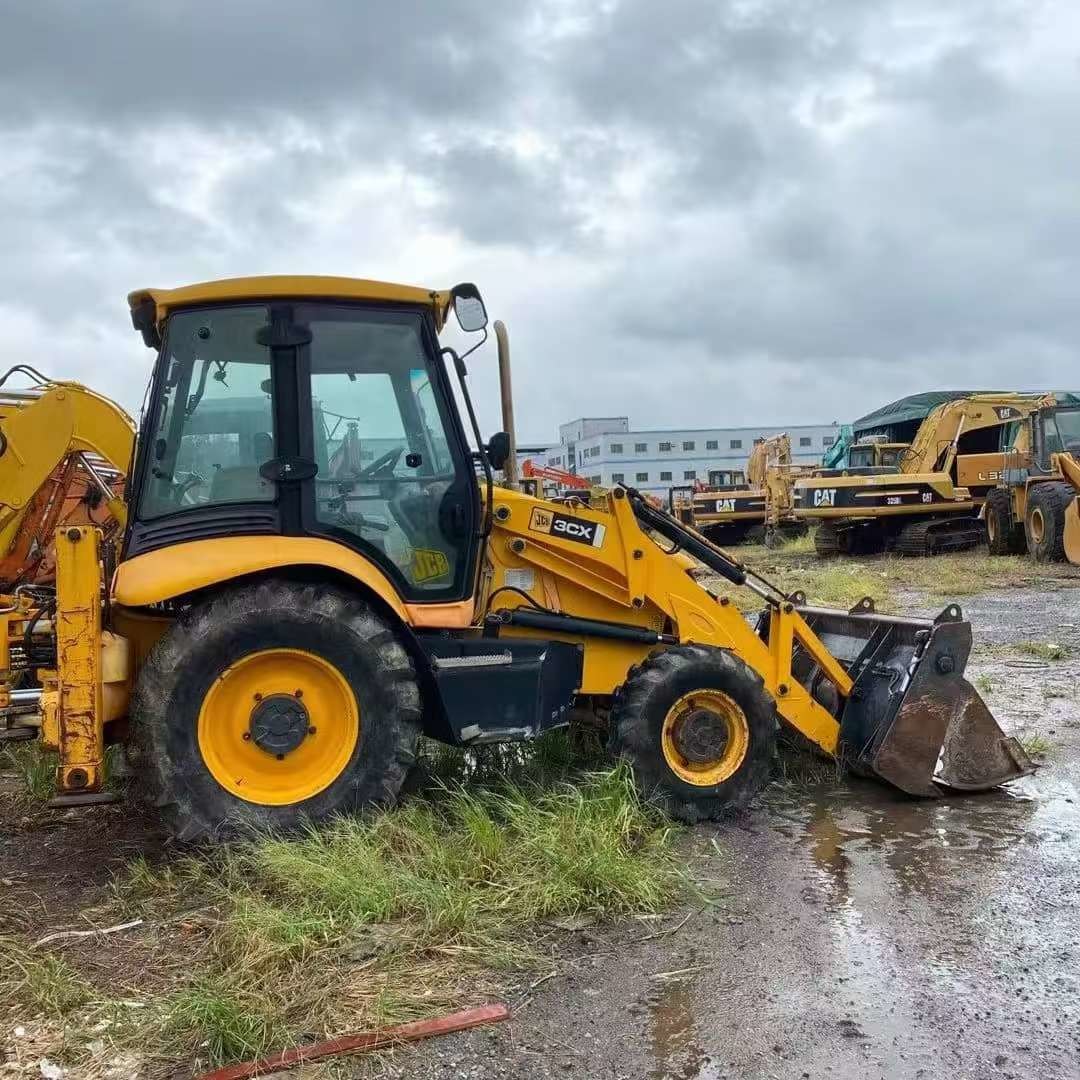 JCB 3CX Backhoe Loader - мощное строительное оборудование