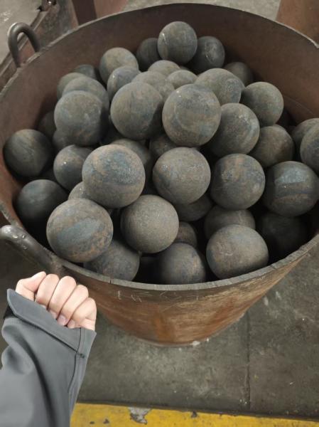 High Quality Grinding Media Balls 30mm 50mm 100mm Forged Grinding Steel Ball for Ball Mill Cement Power Plant
