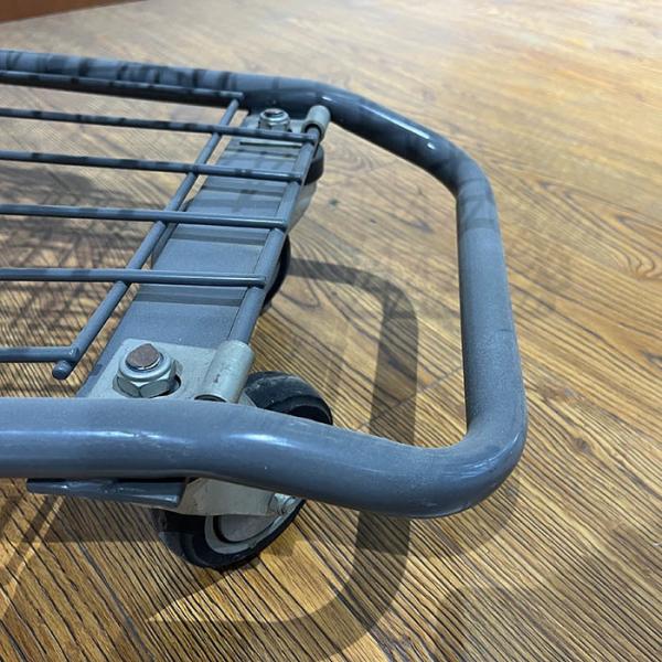 Amérique 4 roues Roller promotionnel Pousse à la main Chariot de magasinage en métal Chariot de magasinage en métal