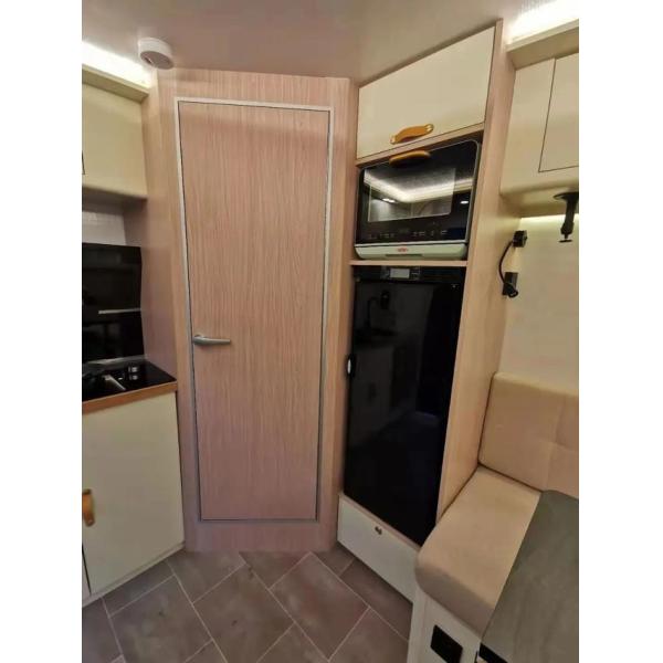 Трейлер туриста инвертора туристов 3000W стеклоткани батареи 600AH рекреационный