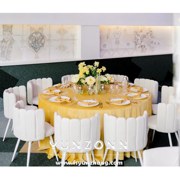 Dubai Luxury Style Furniture for Wedding Events Banquet Hall Royal Chairs Finger Shaped Velvet Customization Dining Chairs