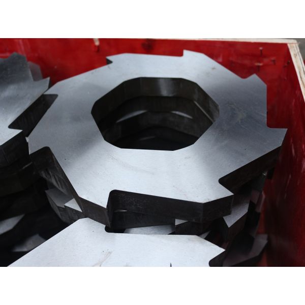 Double Shaft Shredder with Six-fold Seal Helix Tool Arrangement and Hexagonal Cutter Design for Efficient Metal Shredding