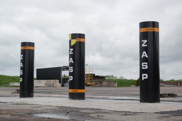 Black Fixed Metal Bollard Post Embedded Bollard For Anti Terrorist